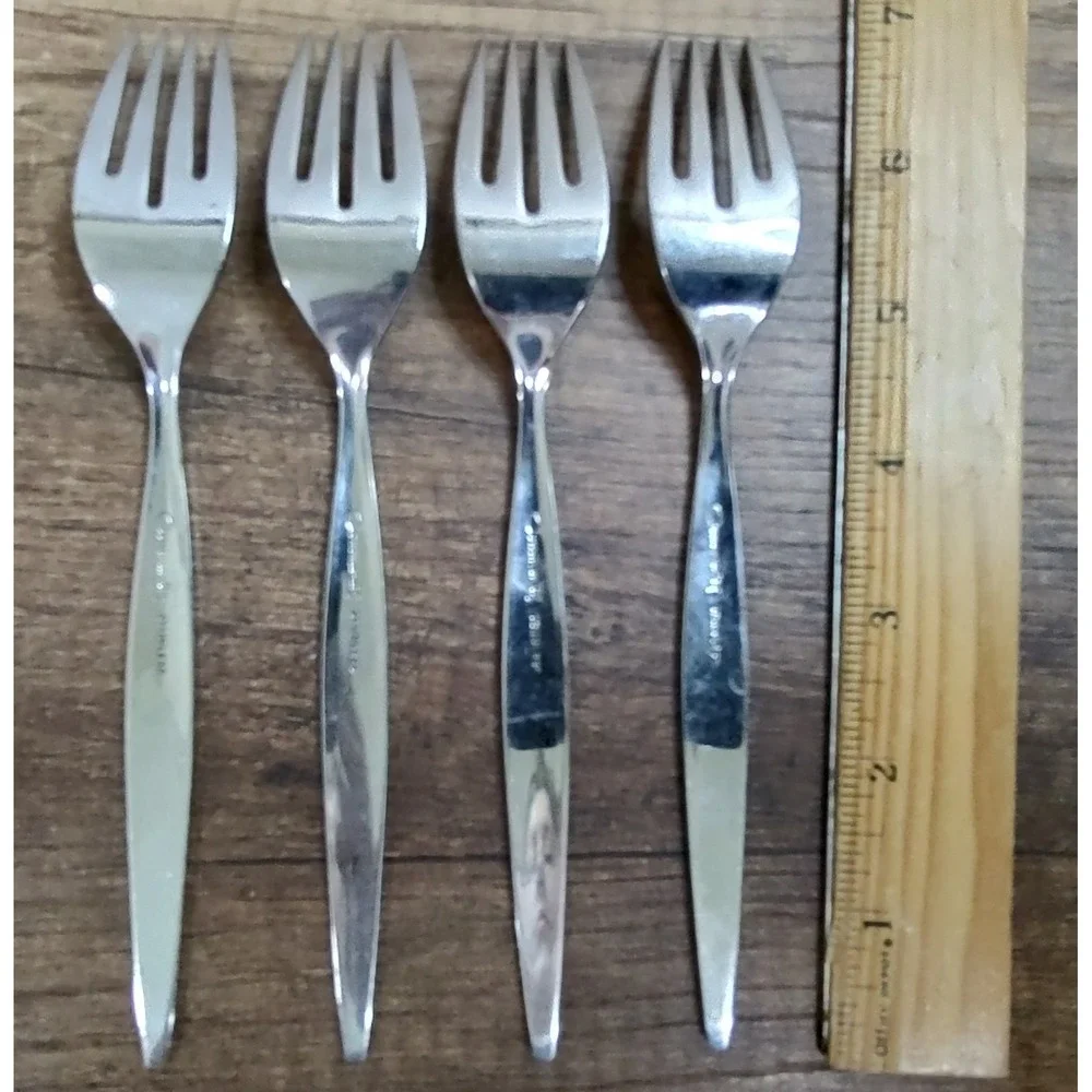 Venetia Community Stainless DessertSalad Forks Lot of 4 Oneida Flatware 6.75